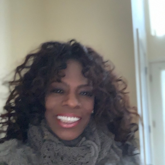 Meet your Posher, Lakia - Picture 6 of 8